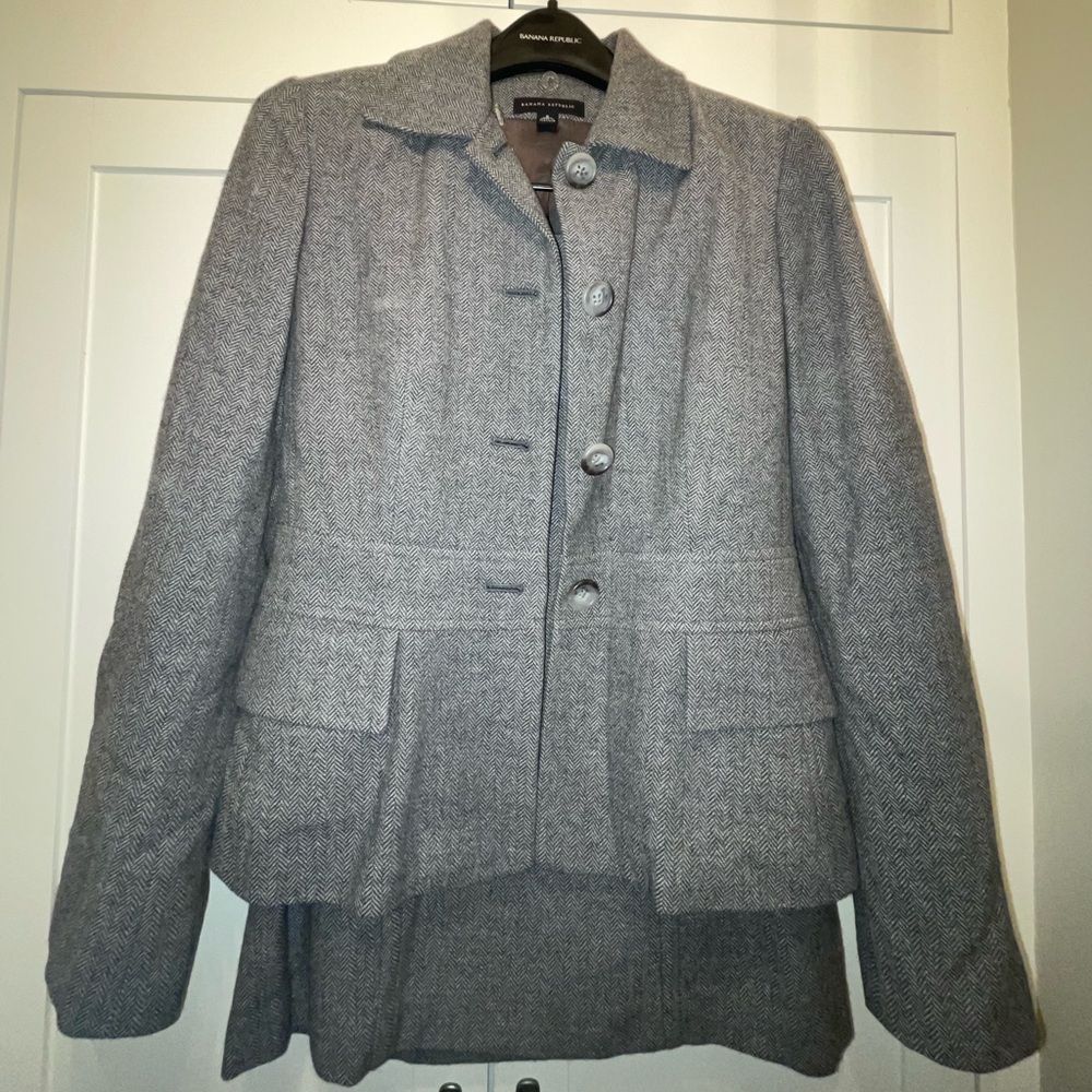 Women’s suit, skirt and jacket grey and white